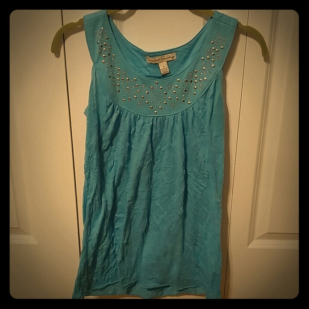 Flowy, studded tank